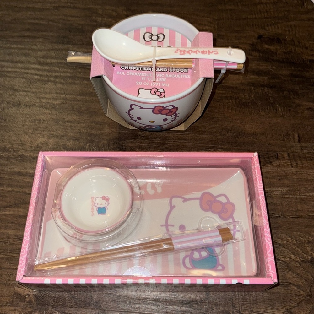 Bundle! Hello kitty Noodle bowl and sushi set